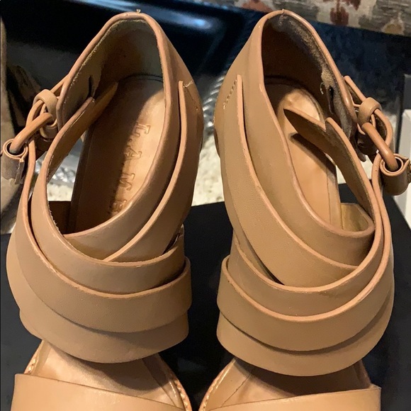 😍Gorgeous L.A.M.B Anika platform Heels Sandals - Picture 4 of 12